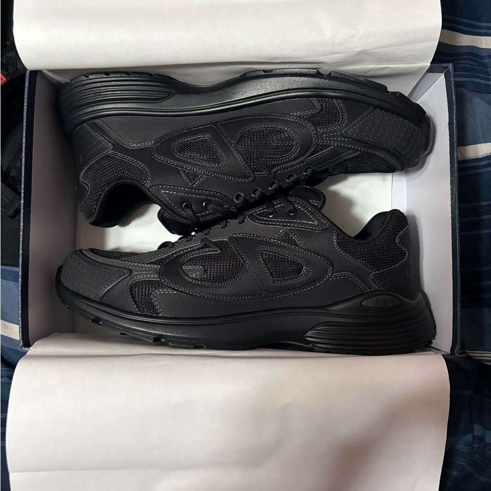 Dior/Stone Island
B30 sneaker